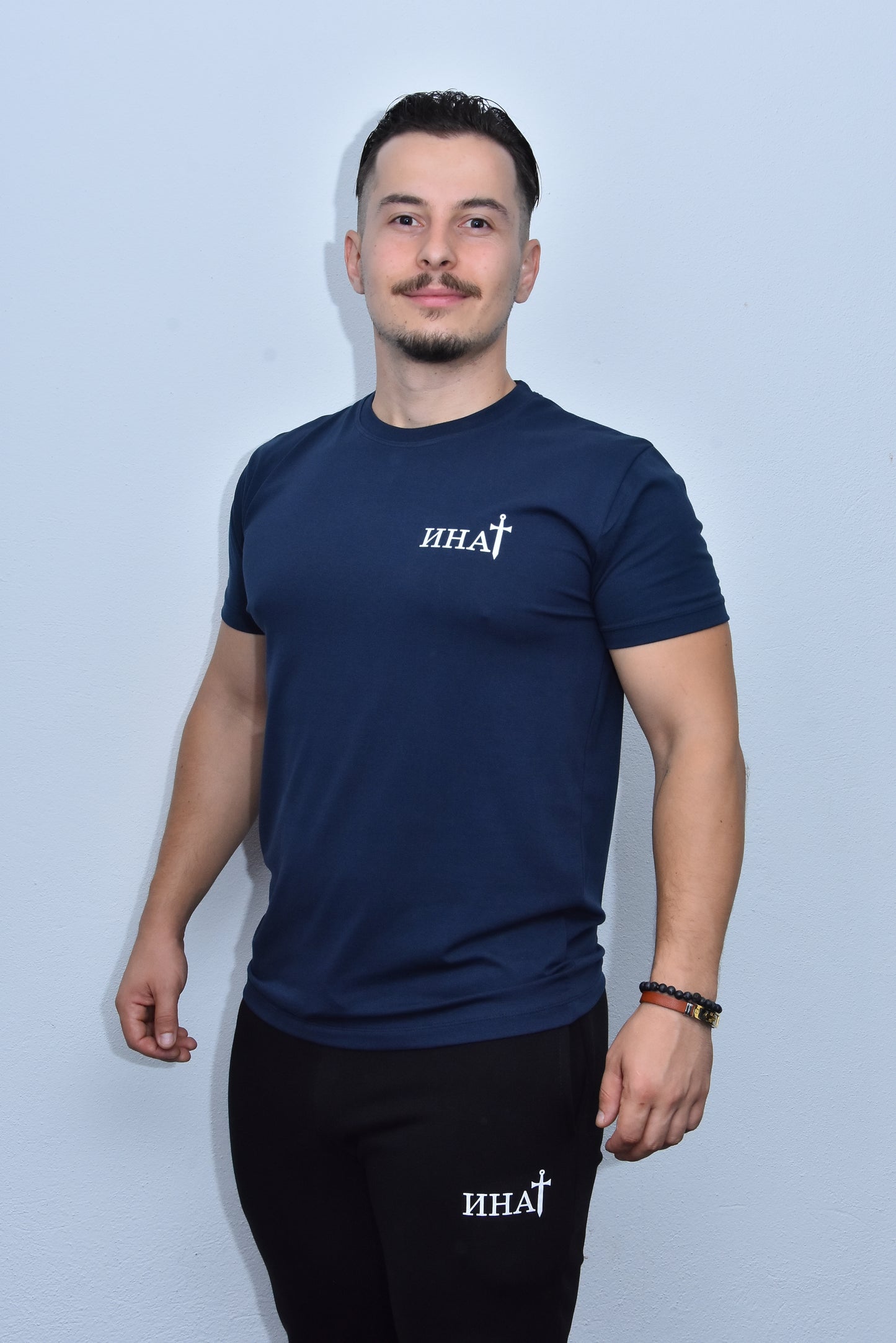 Инат Стандард - М4 - Морнарско плава