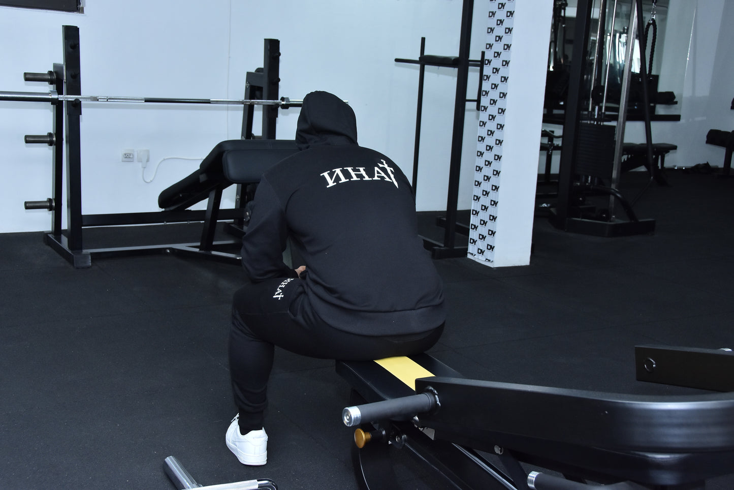 Инат Дукс Капуљача -  Црни